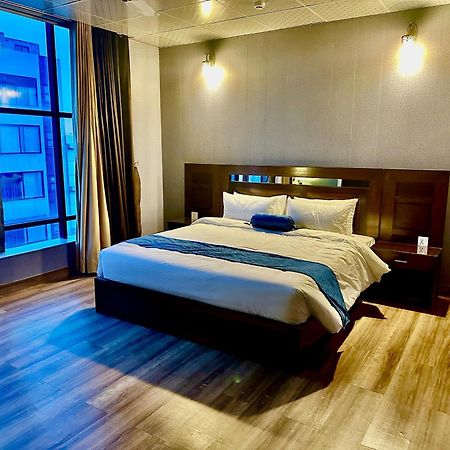 Luxury Apartment In Dha Phase 8, Near Allama Iqbal International Airport لاهور المظهر الخارجي الصورة
