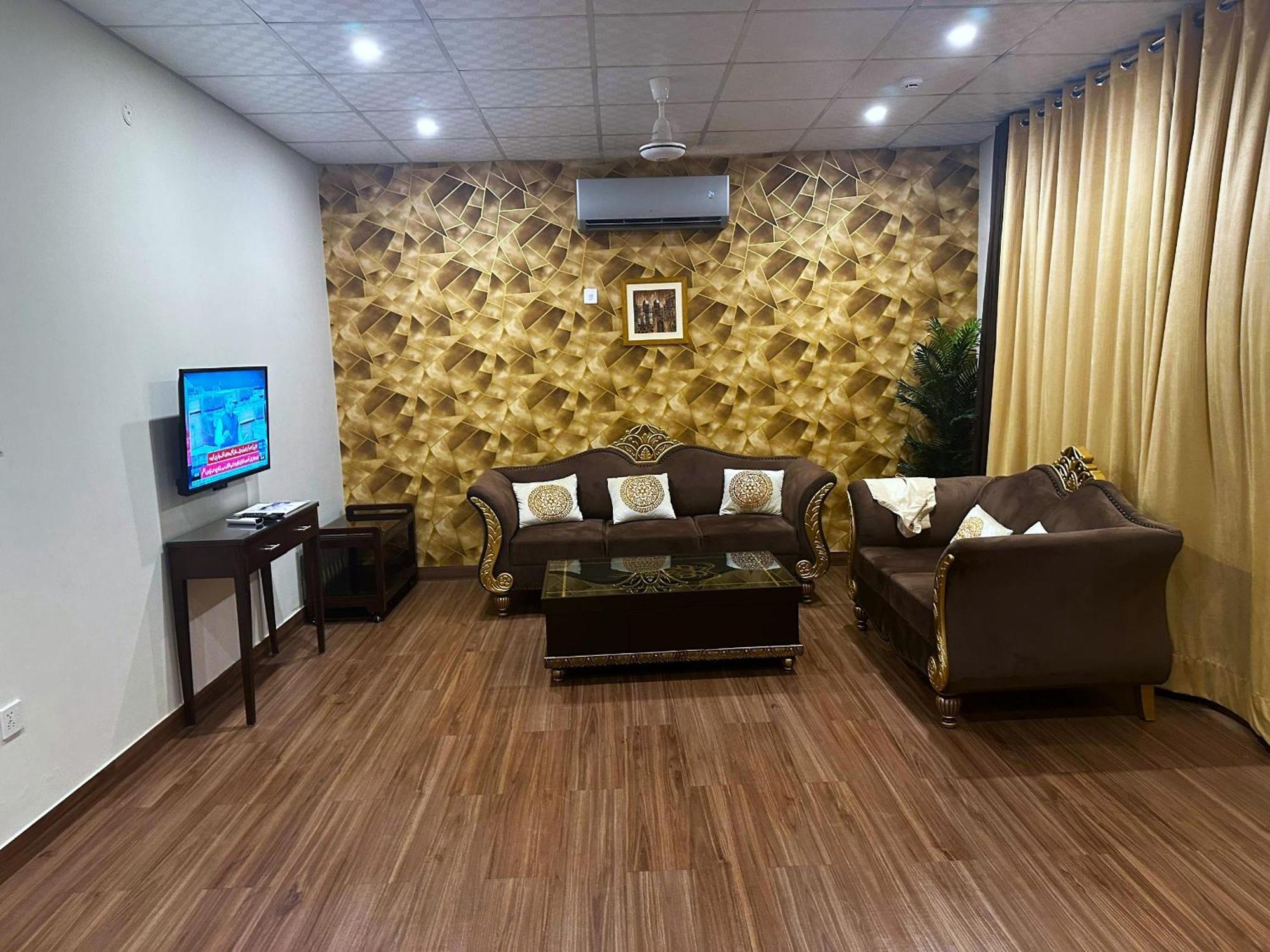 Luxury Apartment In Dha Phase 8, Near Allama Iqbal International Airport لاهور المظهر الخارجي الصورة